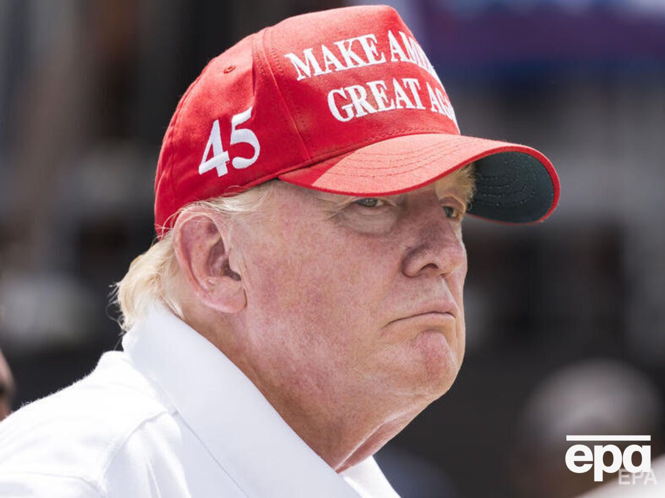 Трамп потребовал запретить изучение изъятых у него документов до назначения ответственного лица