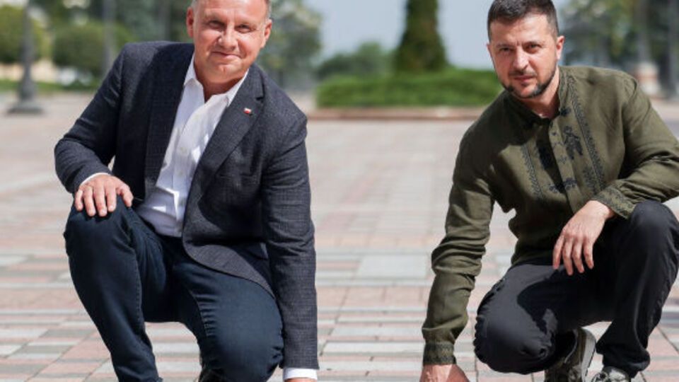 Володимир Зеленський та Анджей Дуда відкрили в центрі Києва Алею сміливості