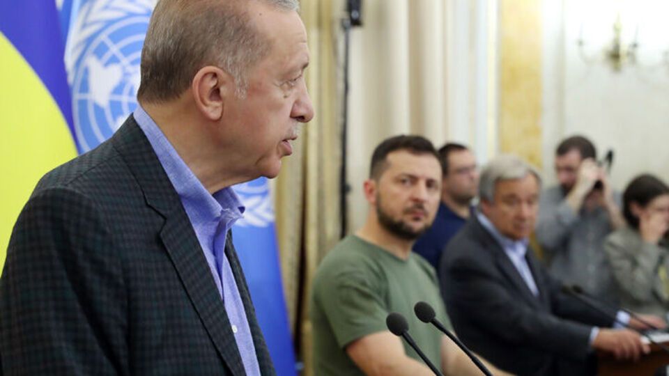 Эрдоган (слева) отметил, что 18 августа в ходе визита во Львов вновь подтвердил позицию Турции в отношении войны РФ против Украины