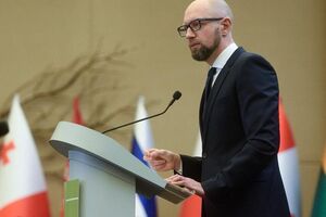 Яценюк вважає, що для переговорів із Путіним потрібна перемога України
