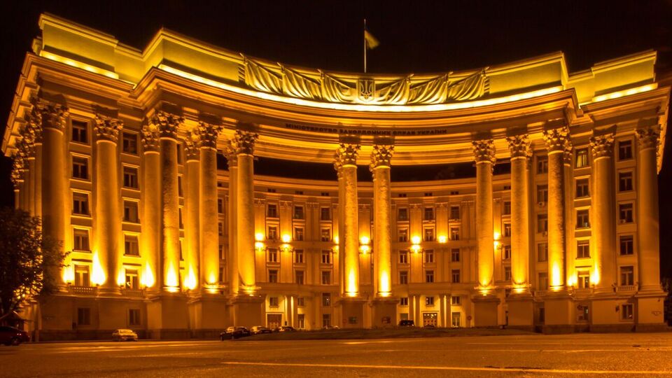 В МИД Украины отреагировали на сообщение о незаконной перевозке 1 тыс. украинских детей из оккупированного Мариуполя в Сибирь
