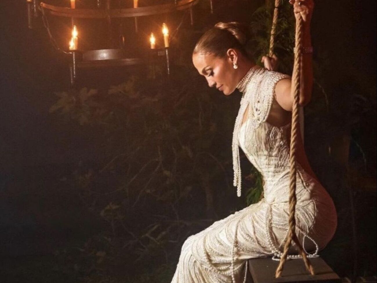 Лопес во время свадебной вечеринки сменила три наряда