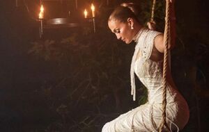 Лопес во время свадебной вечеринки сменила три наряда