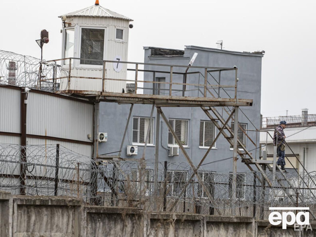 Многие тюрьмы и колонии полностью "отведены" под содержание незаконно задержанных граждан Украины