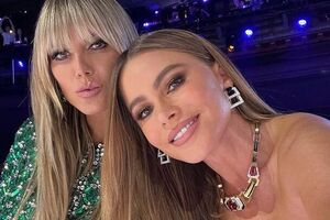 Клум (на фото слева) исполнилось 49 лет, Вергаре – 50