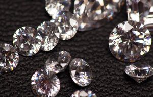 "Алроса" снова продает алмазы на сумму более $250 млн в месяц
