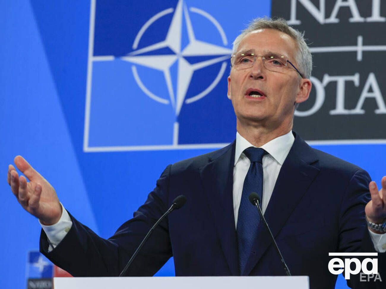 НАТО віддає честь хоробрим українським чоловікам і жінкам, які борються за свободу і свою країну – Столтенберг