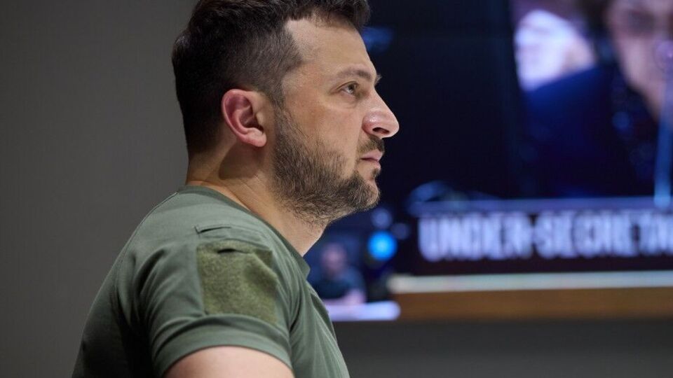 Щоб вибудувати спільне майбутнє, необхідно залишити на сміттєзвалищі історії те, що не давало змоги людству жити в умовах миру, зазначив Зеленський