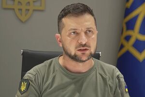 Оккупанты нанесли ракетный удар по пассажирским вагонам на железнодорожной станции Чаплино, отметил Зеленский