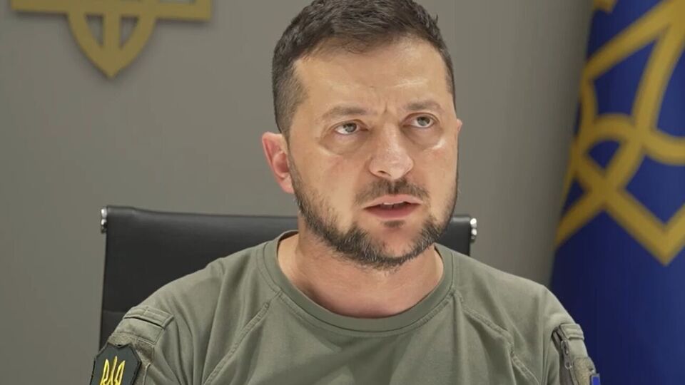 Окупанти завдали ракетного удару по пасажирських вагонах на залізничній станції Чаплине, зазначив Зеленський