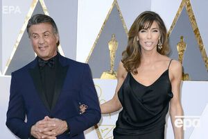 Сталлоне и Флавин поженились 17 мая 1997 года