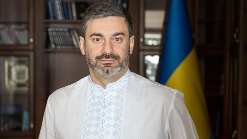 Лубінець заявив, що, незважаючи на бойові дії, переговорний процес триває, і військовополонені та цивільні заручники повертаються додому