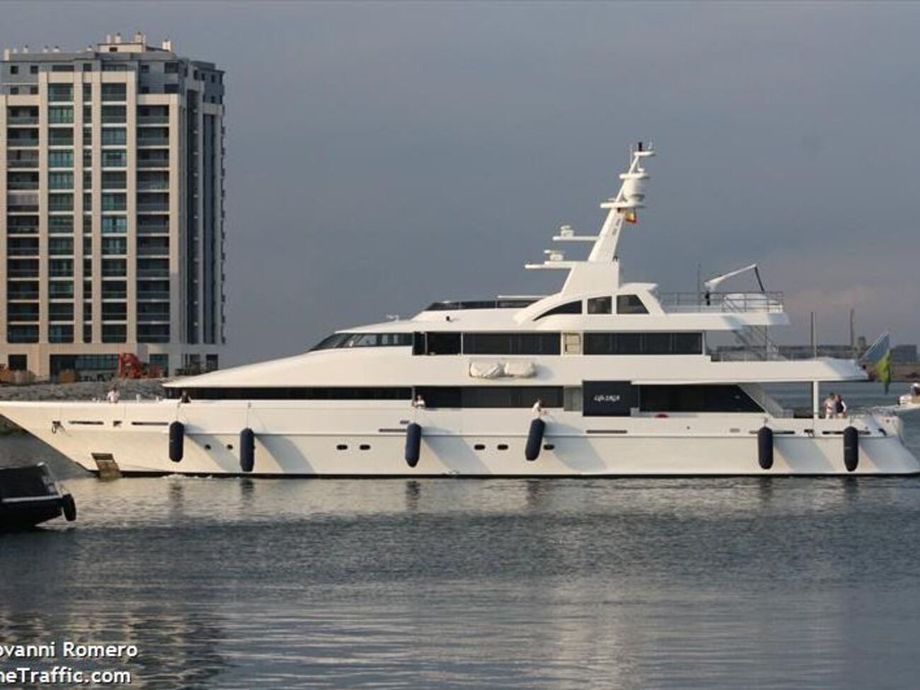 Судно Life Saga было построено в 2007 году в Монако