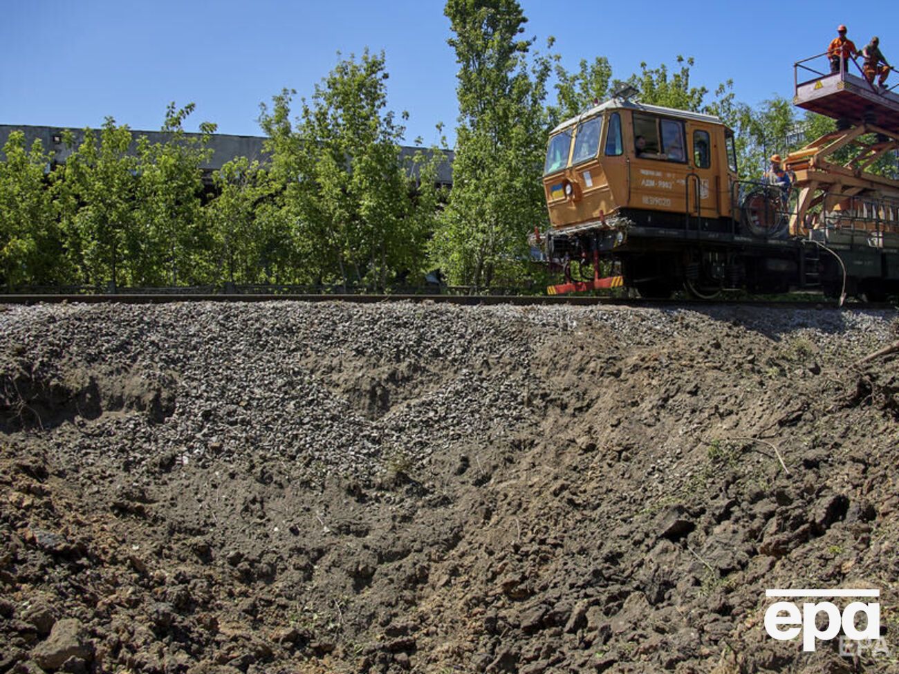 У межах плану Великобританія скерує бригади для ремонту шляхів, якими експортують продовольство