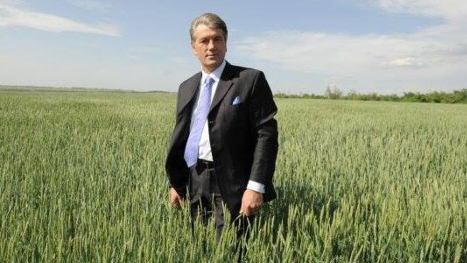 Ющенко заявил, что весь восток Украины "жил в чужом пространстве"