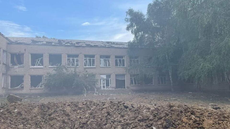 Російські окупанти регулярно обстрілюють Донецьку область