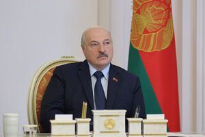 Лукашенко в День Независимости пожелал Украине "мирного неба"