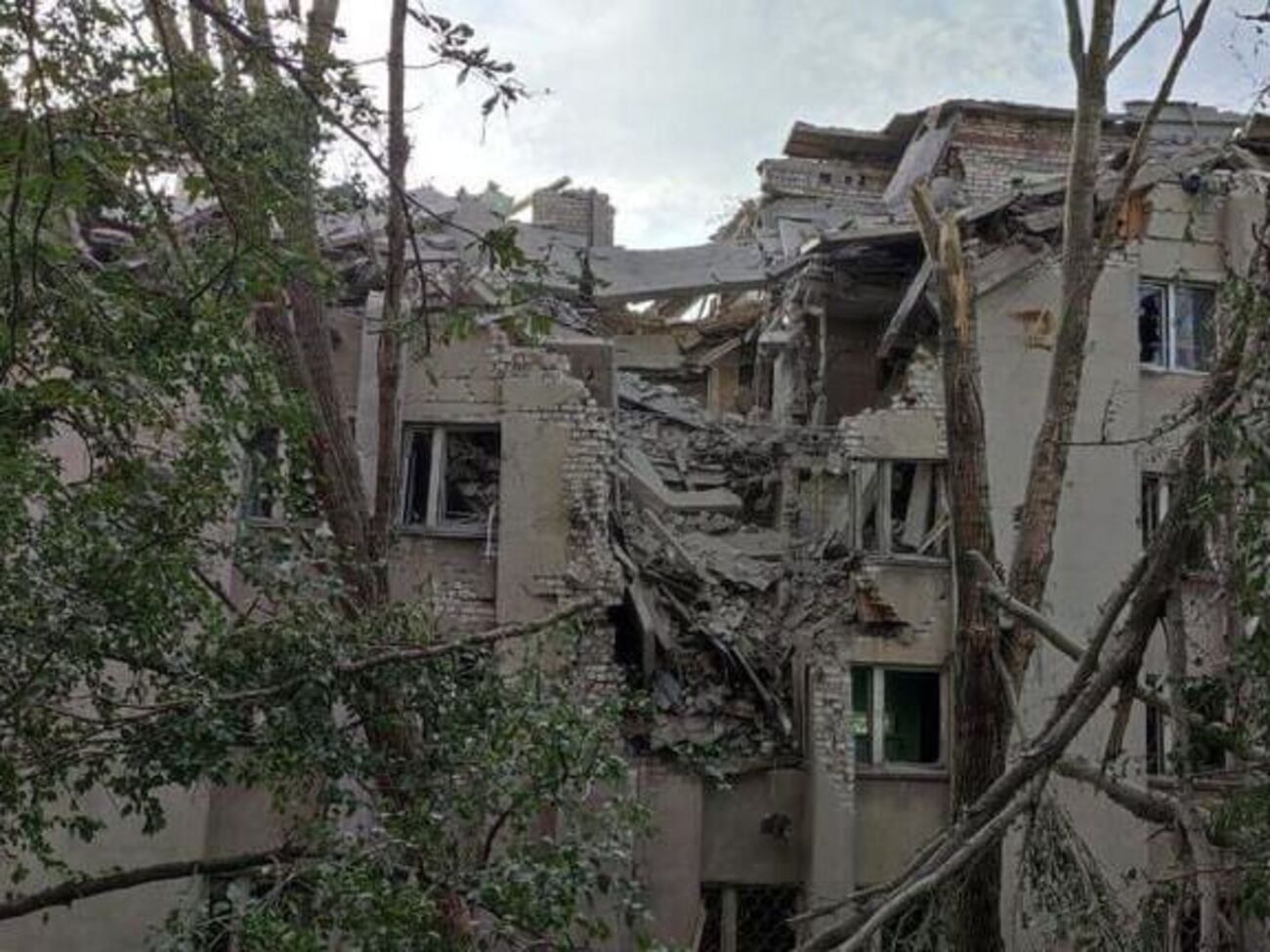 В результате удара ВСУ в Кадиевке разрушена военная база россиян