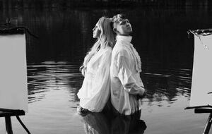 Полякова и Пивоваров снимали видео для клипа в разных странах