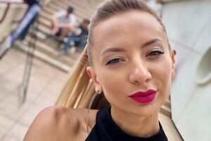 Сопонару показала архивное фото