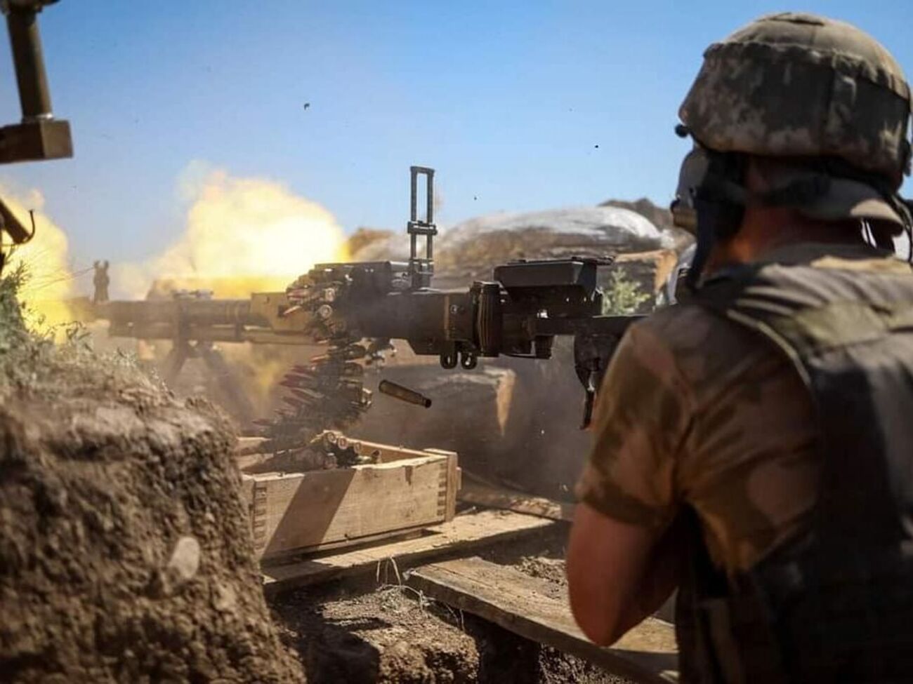 Украинские военные сдерживают наступление врага