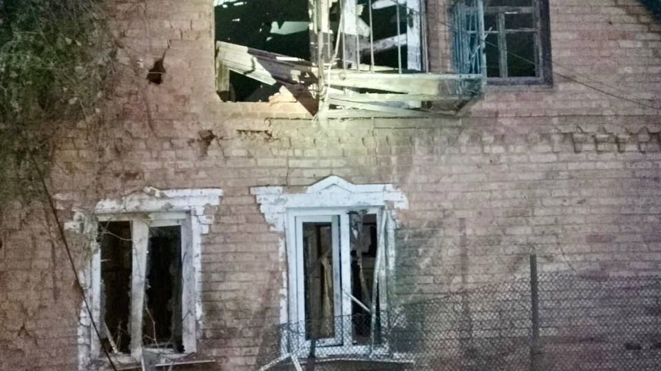 В результате обстрелов есть разрушения домов