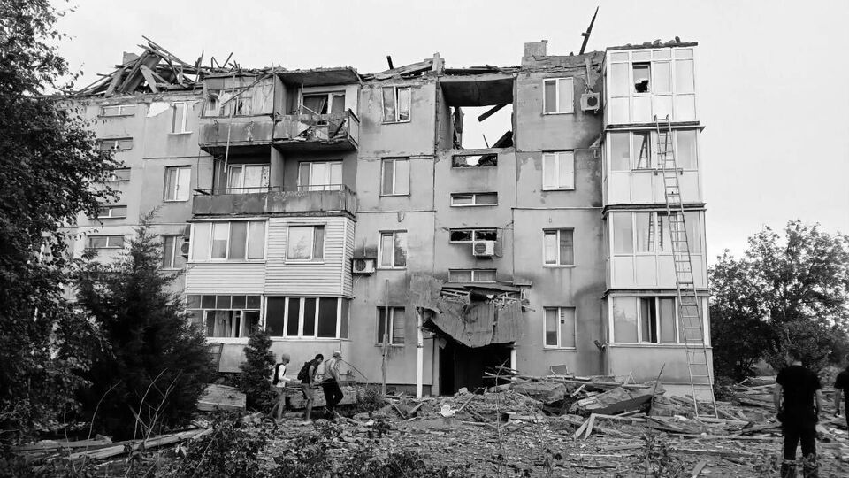 В результате обстрела погибло минимум пять человек, включая двух детей