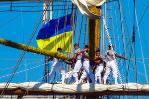 Запрет на выезд снимут членам экипажей морских и речных судов, а также курсантам, которым надо пройти практику