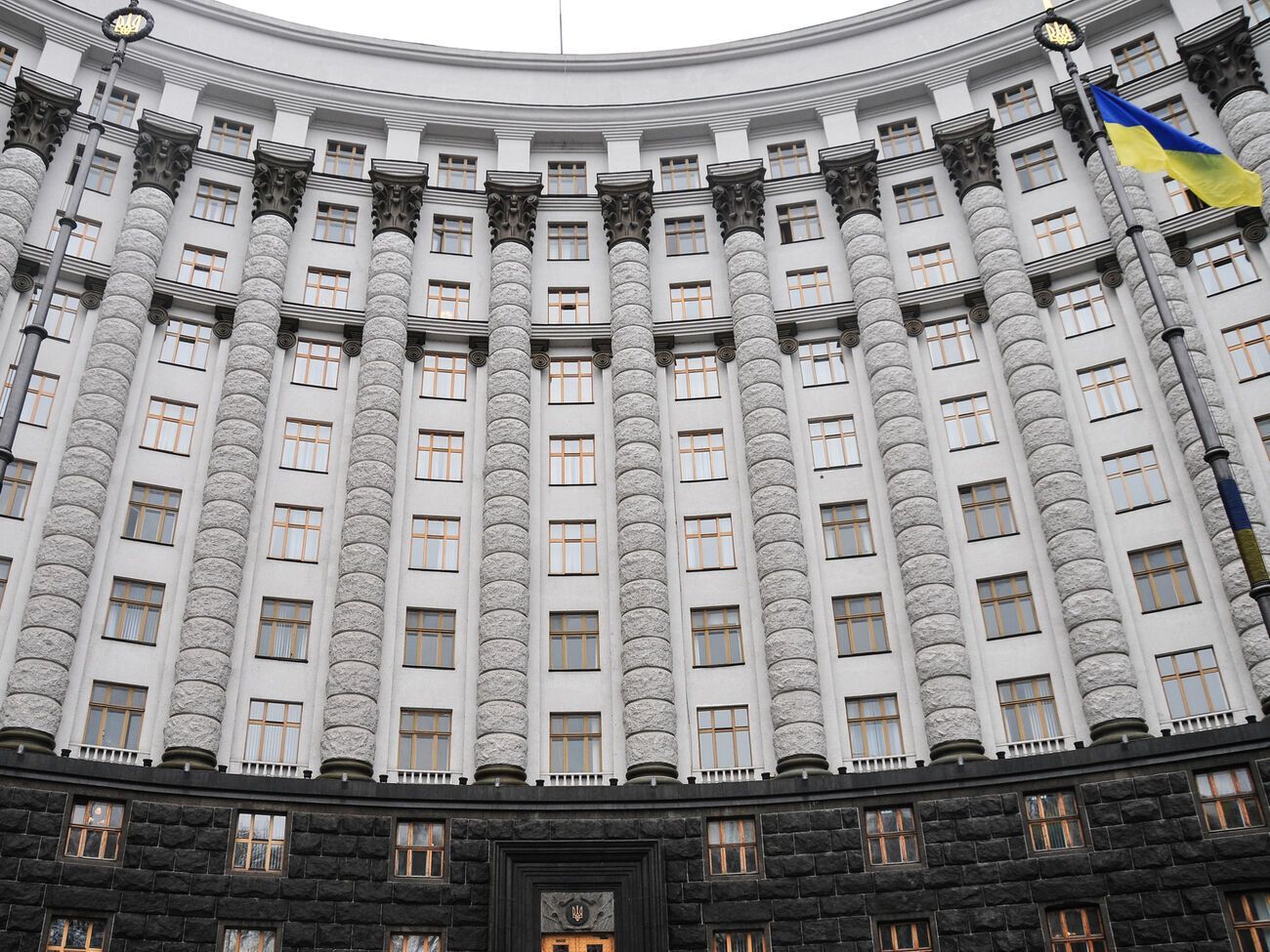 Кабмин постепенно разрывает соглашения, заключенные между Украиной и Россией