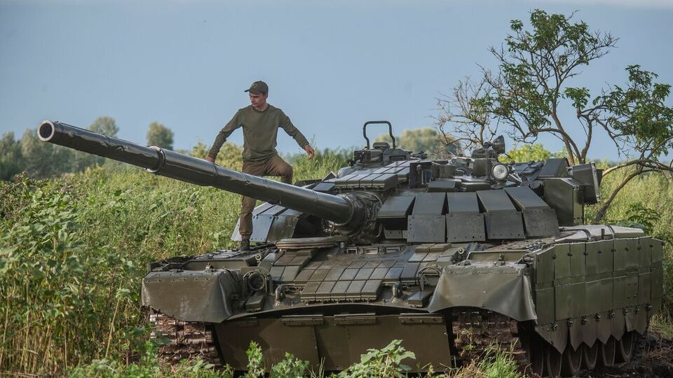 Російська армія втратила вже 1942 танки, деякі з них стали трофеями і служать ЗСУ