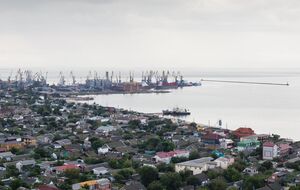 Оккупанты заявили о повреждении нефтехранилищ в Бердянске, местные власти предполагают, что мог разлиться мазут на потопленном российском корабле