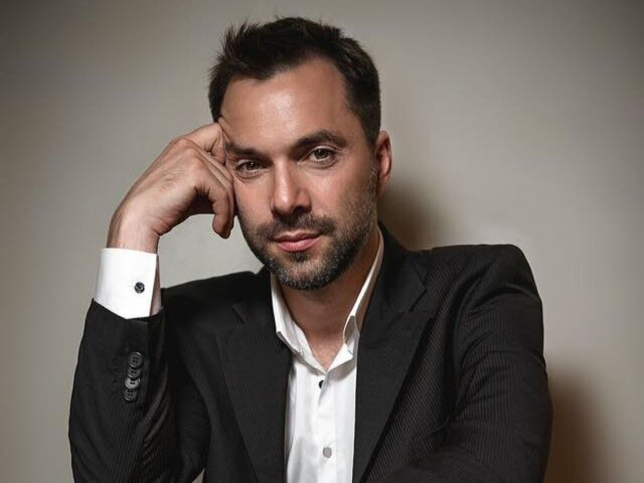 Арестович у пості звернувся до дружини