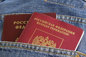 В окупованому Бердянську протягом двох місяців паспорти РФ взяло менше ніж 1% населення