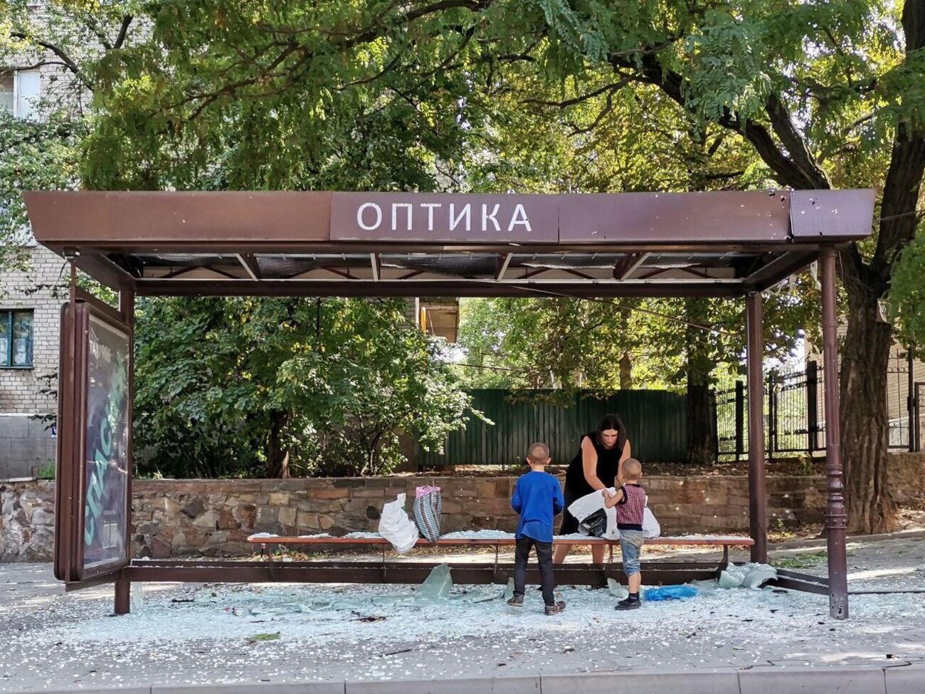 Оккупанты попали по остановке в Бахмуте, несколько человек погибло