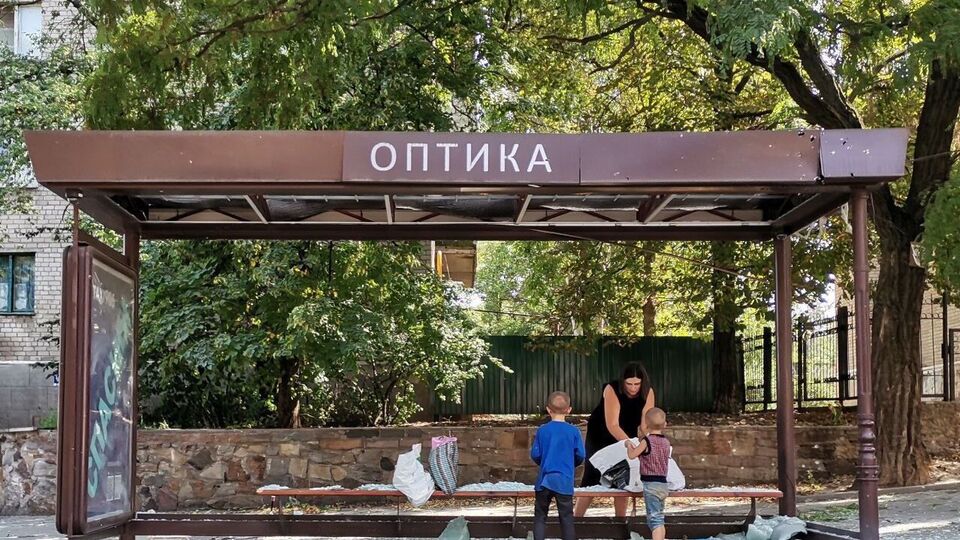 Оккупанты попали по остановке в Бахмуте, несколько человек погибло