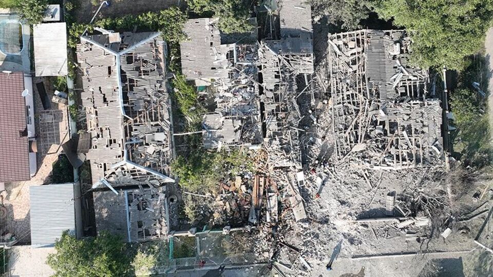 Россияне обстреляли частные жилые дома в Ингульском районе Николаева, отметили в ГСЧС