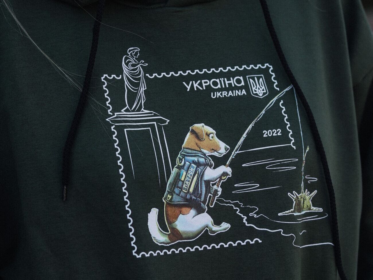 Окрім марок, "Укрпошта" продаватиме мерч із Патроном