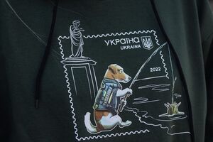 Окрім марок, "Укрпошта" продаватиме мерч із Патроном