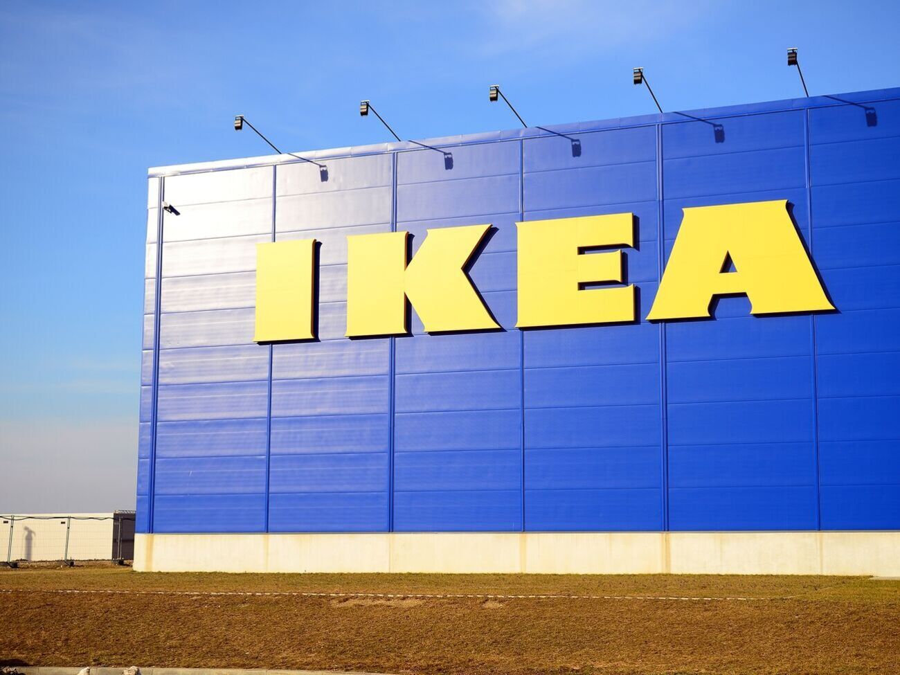 Після початку повномасштабного вторгнення IKEA покинула шість українських заводів, повідомив Кулеба