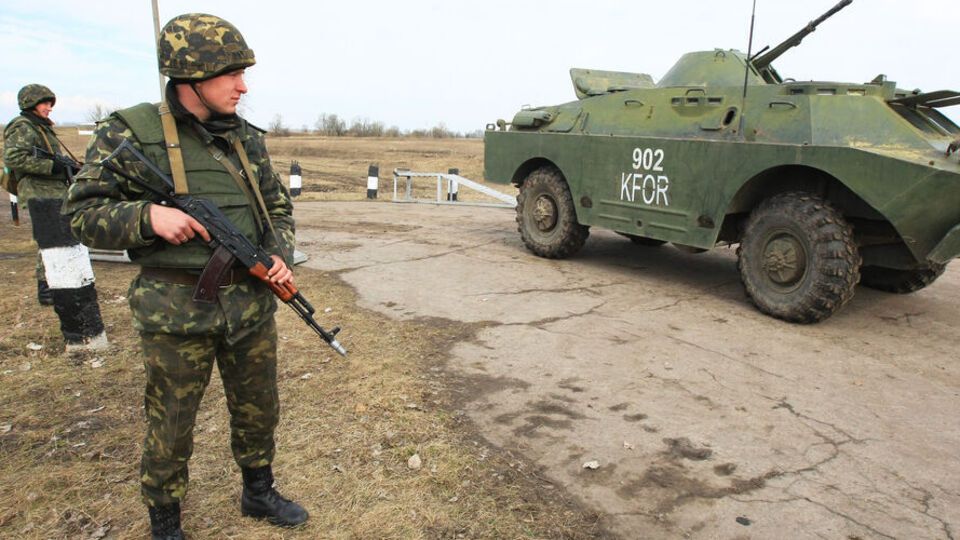 В настоящее время проводятся мероприятия по возвращению украинских миротворцев из Косово в Украину
