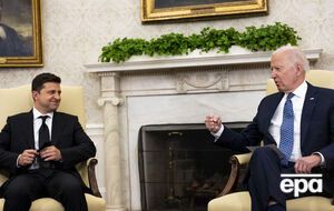 В Белом доме подчеркнули, что Байден "много-много раз выражал свое восхищение лидерством и мужеством Зеленского"