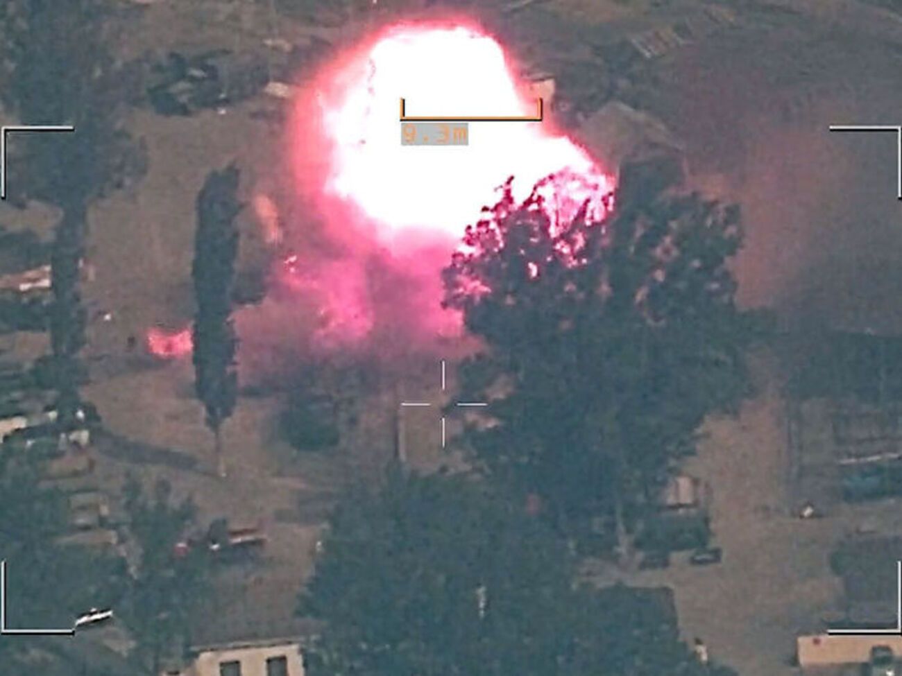 Армия Азербайджана нанесла удары по воинской части в Нагорном Карабахе