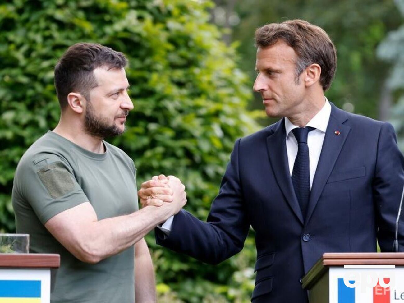 Зеленский поговорил с Макроном о миссии МАГАТЭ