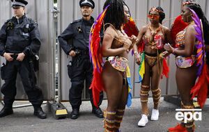 Основными участниками карнавала являются представители Карибского региона, проживающие в Великобритании