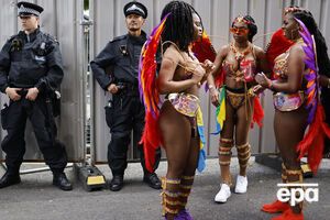 Основными участниками карнавала являются представители Карибского региона, проживающие в Великобритании