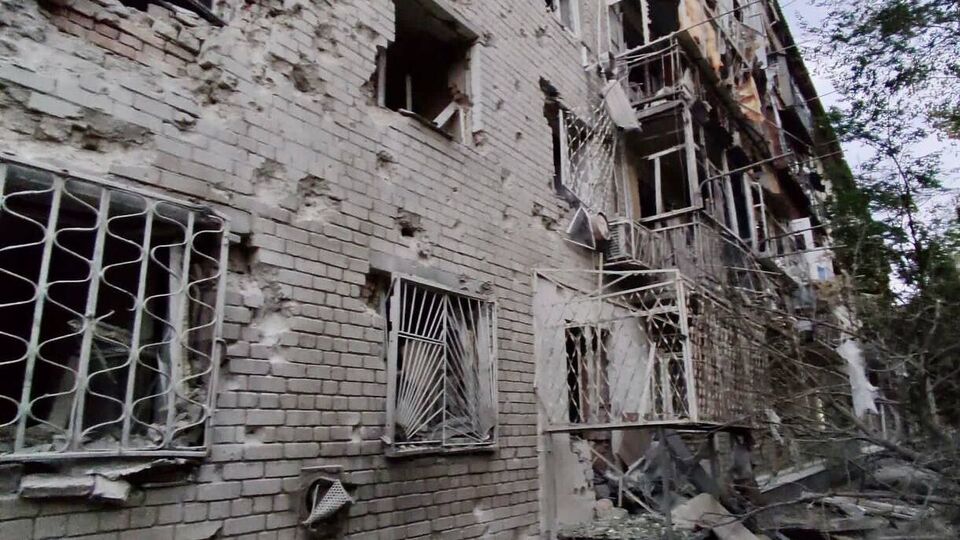 Последствия очередного обстрела Никополя российскими оккупантами - 12 поврежденных жилых домов