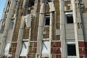 Наслідки обстрілу окупантами мерії Енергодара