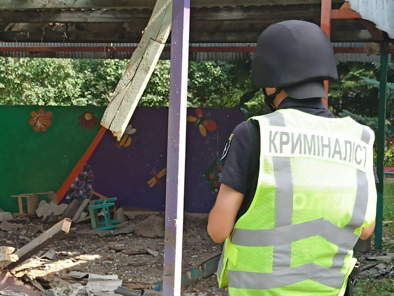 Полиция расследует обстрел Харькова, повлекший смерть мирных жителей, как нарушение законов и обычаев войны