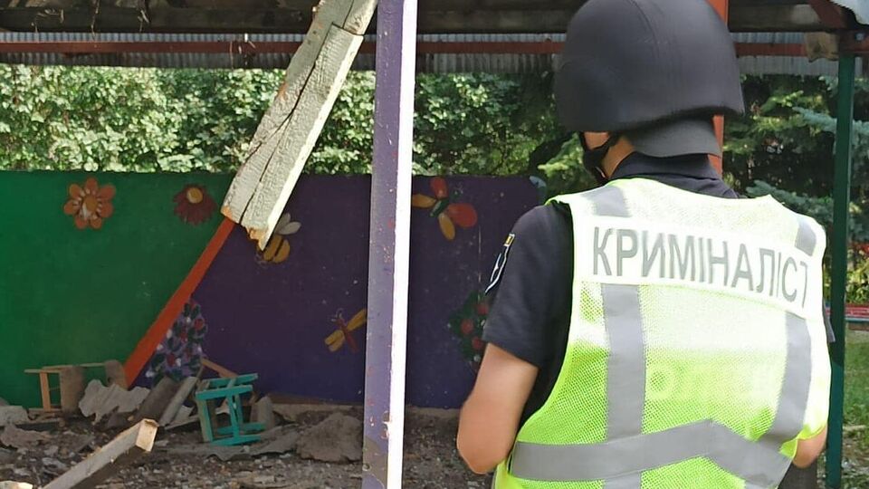 Поліція розслідує обстріл Харкова, який спричинив смерть мирних жителів, як порушення законів та звичаїв війни