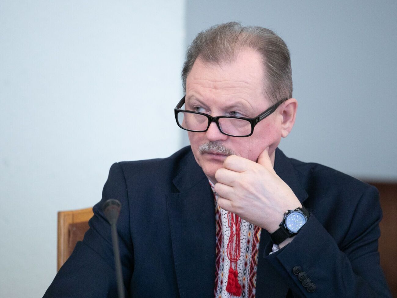 Горбачев считает, что "лишнее объяснять", почему школы показывать не следует